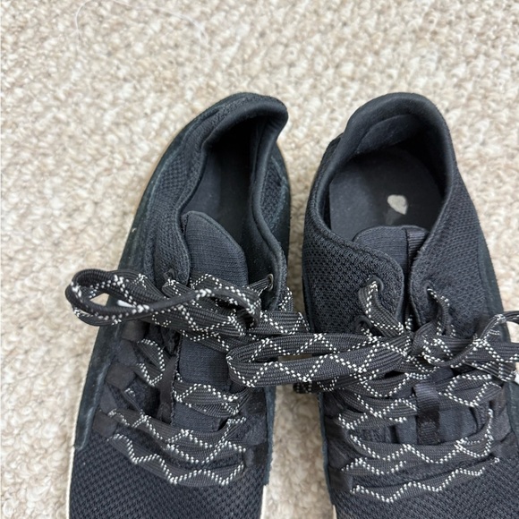 Sorel Out N About Sneakers. Waterproof. Black & Tan. Laces. Size 9 - Picture 3 of 8